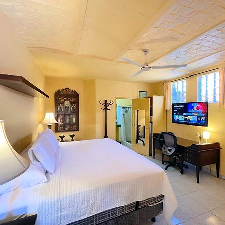 Estrellita'S Bed & Breakfast Ajijic Bagian luar foto