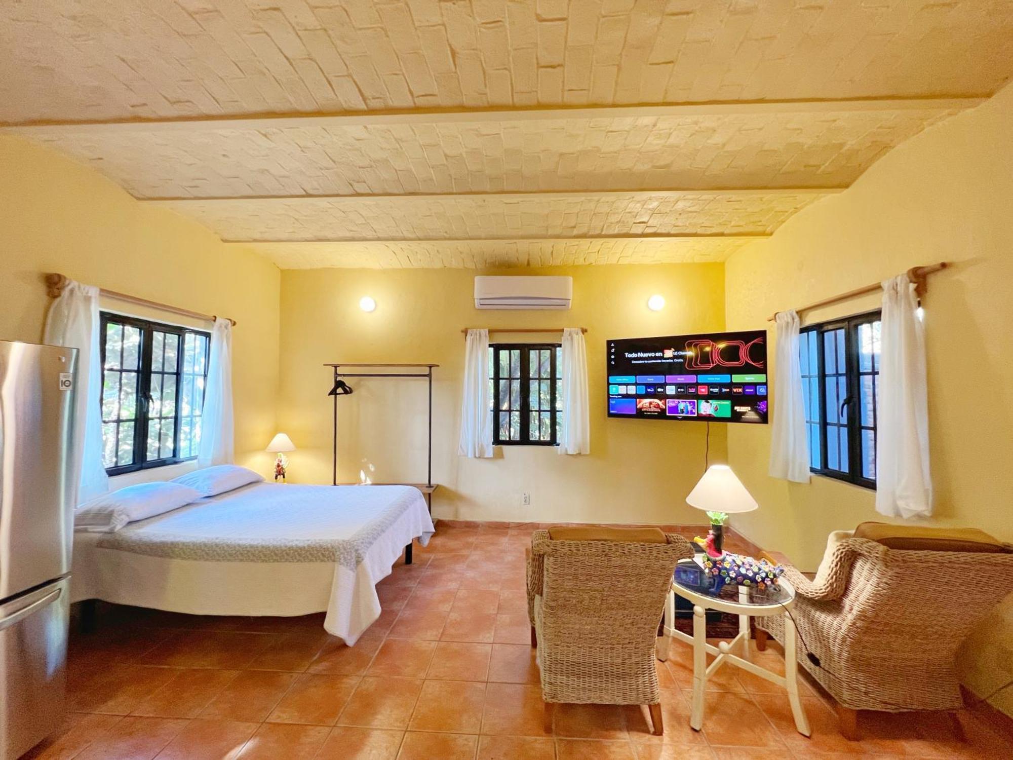 Estrellita'S Bed & Breakfast Ajijic Bagian luar foto